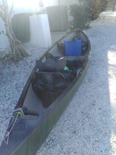 Small Boat Come Get Asap