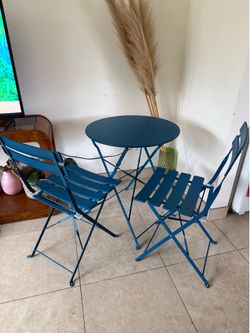 Foldable table & chairs