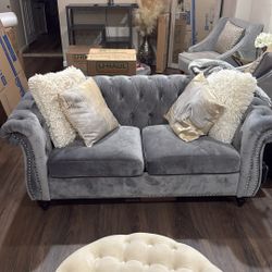 Loveseat 