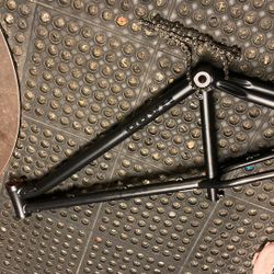 Haro Steel Reserve Frame Dirt Jumper 26 Wheels