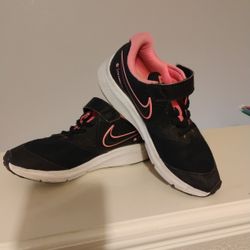 Nike Girls Shoes