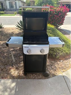 Weber Spirit Grill – Like New (Less Than 1 Year Old)