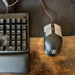 AOC Agon AGM700 Gaming Mouse