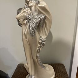 Our Wedding Day Statue . 1991 Austin Production Signed By A. Danel