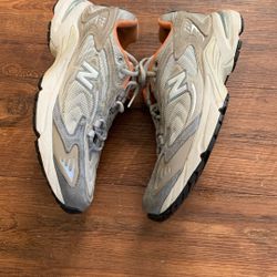 NEW BALANCE 725 Orange 