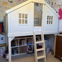 Pottery Barn Kids Treehouse Loft Bed Twin In Excellent Condition 