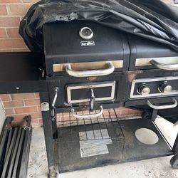 Gas And charcoal Grill With Extra Cooking Surface 