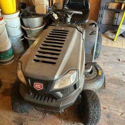 Riding Lawn Mower - Craftsman T1000, 42°, Garage Kept