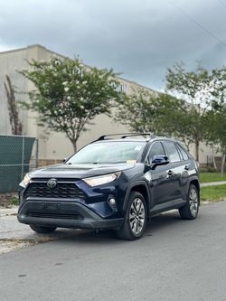 2019 TOYOTA RAV4 XLE PREMIUM