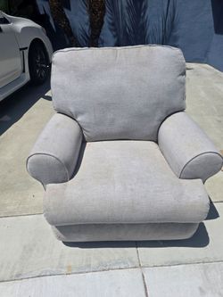 Recliner $20