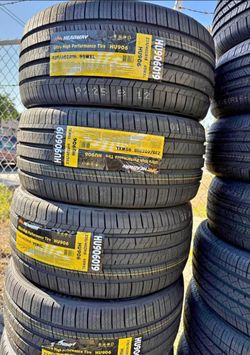 235/40ZR18 Headway Set Of 4 New Tires