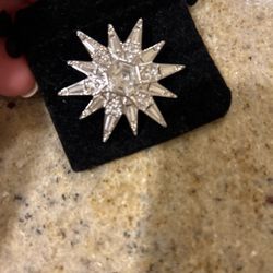 Swarovski-TheStar Rockefeller Center, wear as pin or necklace