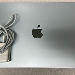 Blue MacBook Air 13” 2025 M4 256GB/16GB - Potranco Rd