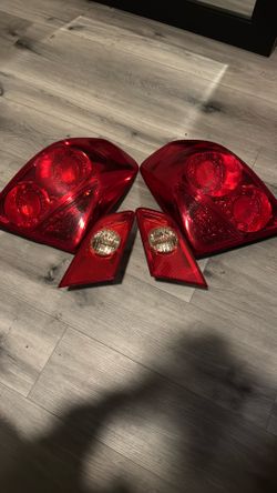 Infiniti G 35 2005 Tell Lights