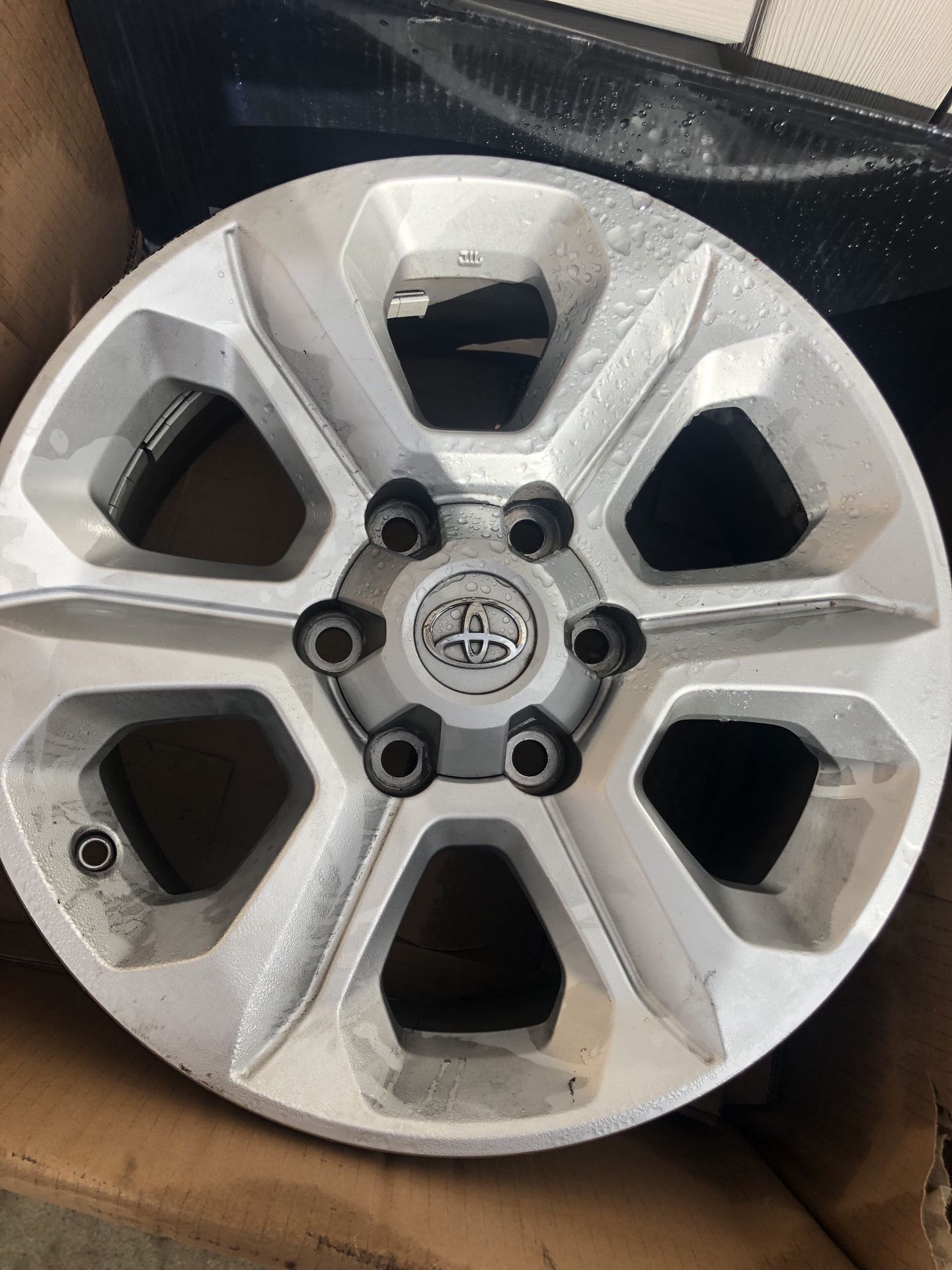 2015 Toyota 4Runner stock rims and stock shocks