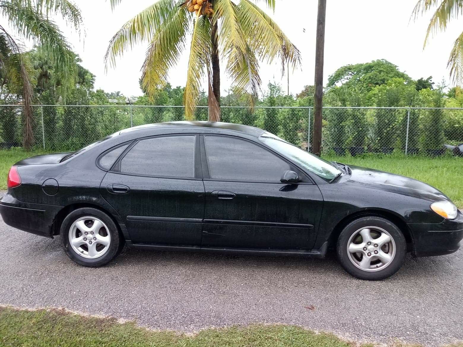 2003 Ford Taurus