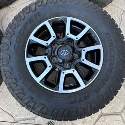 2022 Toyota Tundra 18’ Stock Wheels 