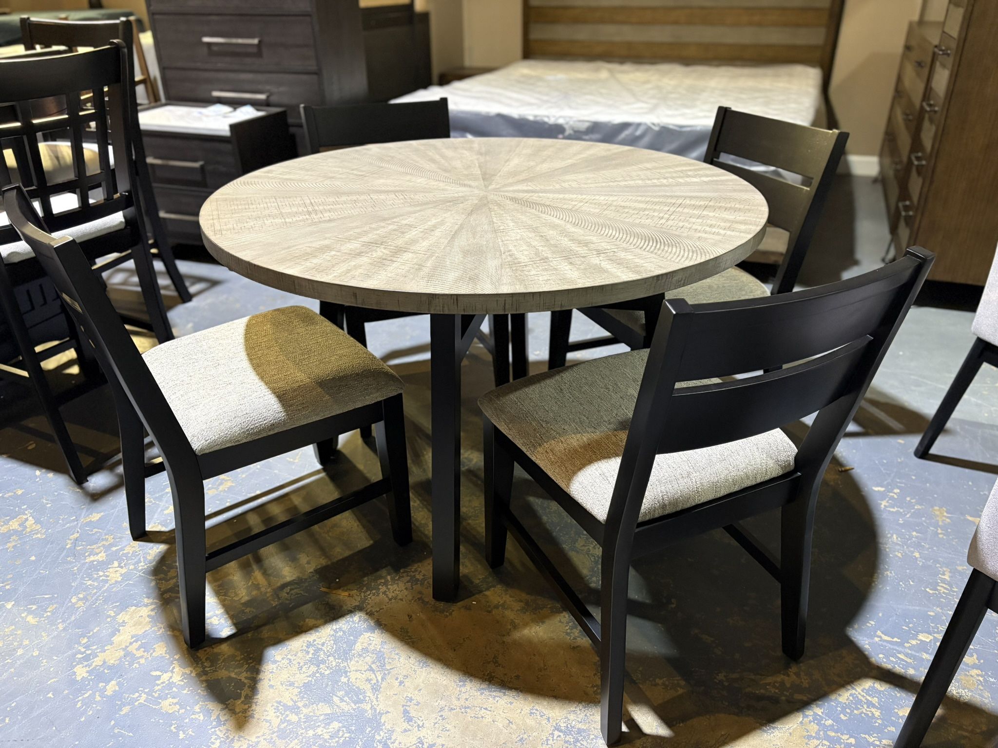 New 5pc Round Dining Set
