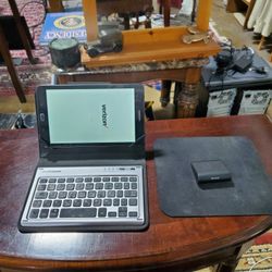 Tablet w/ Bluetooth Keyboard & Mouse