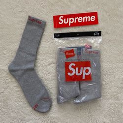 1 Pair Of Supreme Socks & 1 Box Logo Sticker