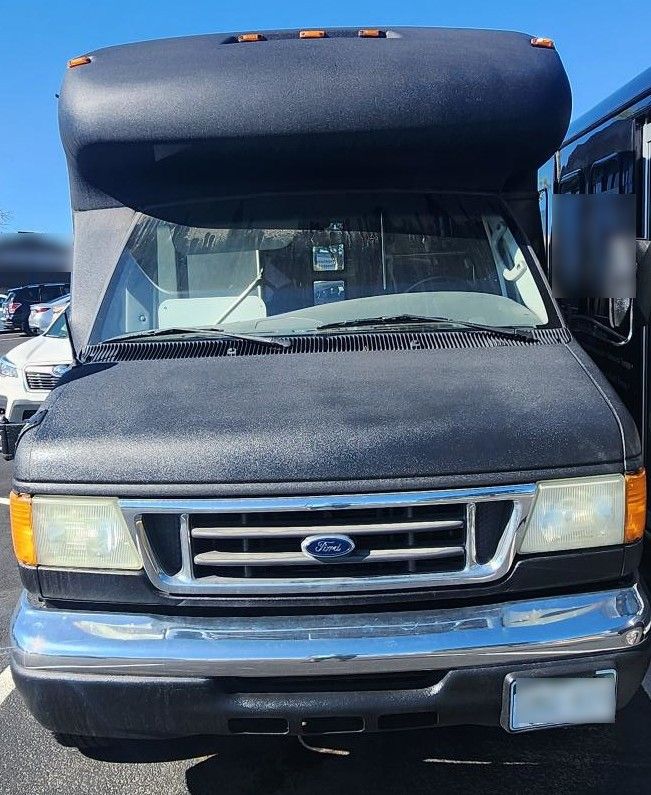 2005 Ford E-450