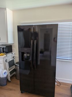 Frigidaire Fridge Black