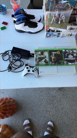 Xbox One White Console Bundle with Games