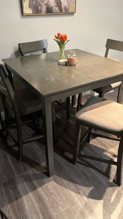 Table (36”) and 4 chairs (25”)