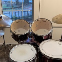 Rockwood Cherry red drumset with remo heads 1,000 obo