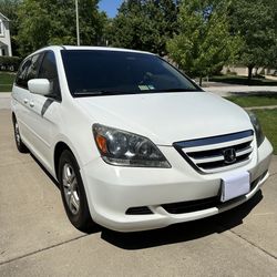 Honda Odyssey EX-L 4D White/Beige