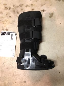 Pacesetter II walker in size small