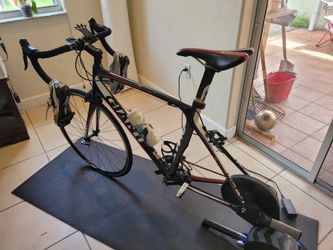 Road Bike And Smart Trainer Combo