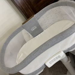 Halo luxe swivel bassinet