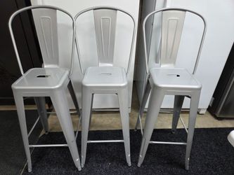 EMMA + OLIVER Commercial Grade 30" H Silver Metal Indoor-Outdoor Barstool with Back