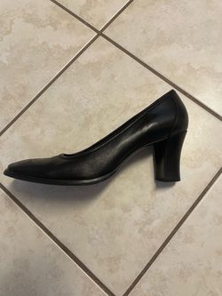 Etienne Aigner  Leather Black Heeled Bloom Pumps Shoes Size 8.5 M