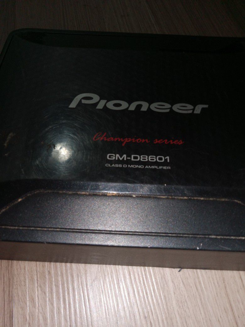 Pioneer GM-D8601 Class D Mono Amplifier 

