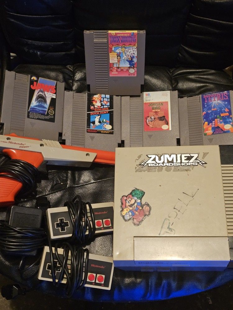 Nintendo NES Console! 6 Games! 2 Controllers & Gun! 🔫 Super Mario & Duck Hunt!