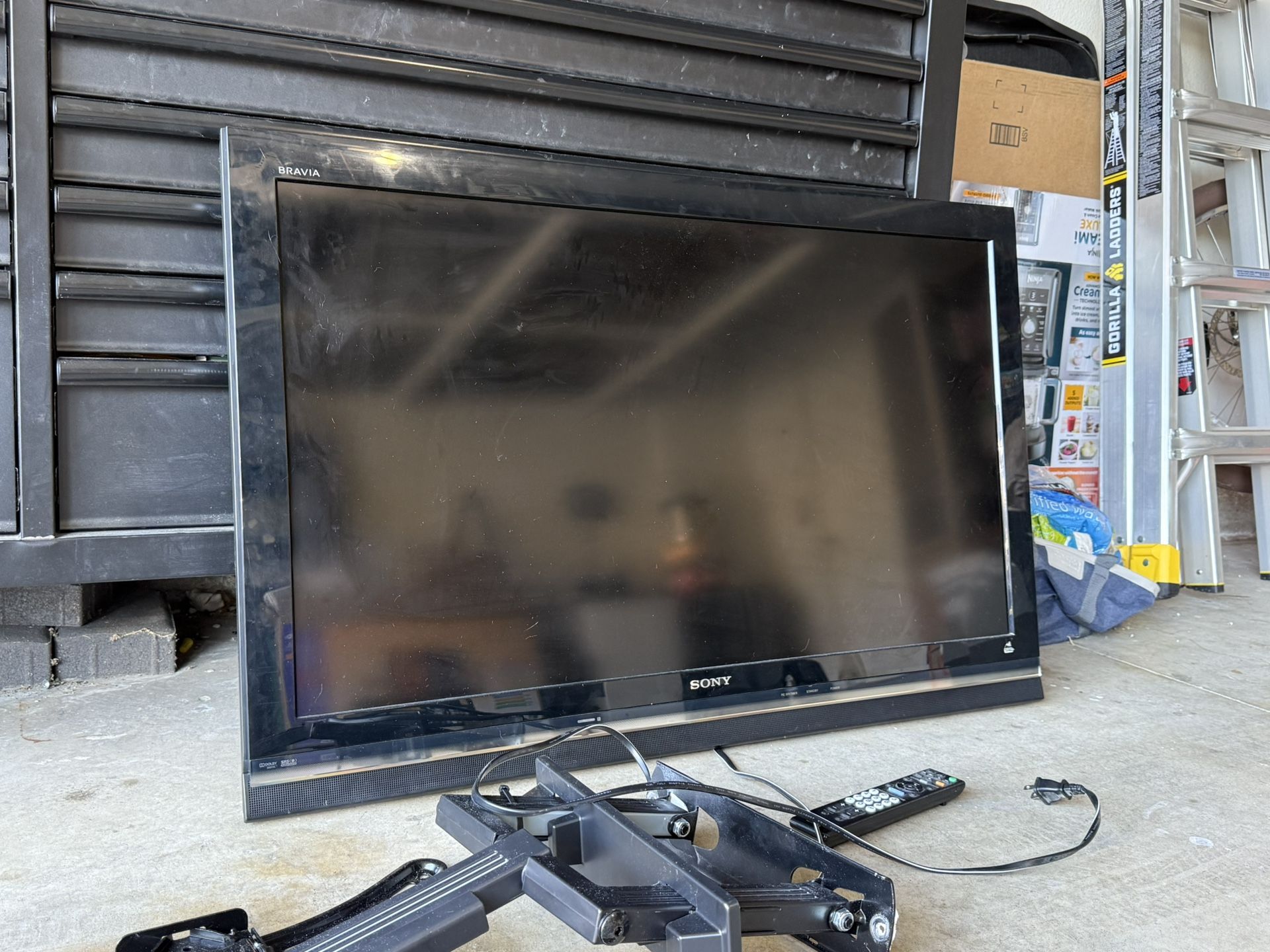 Sony 40” Tv With Mount