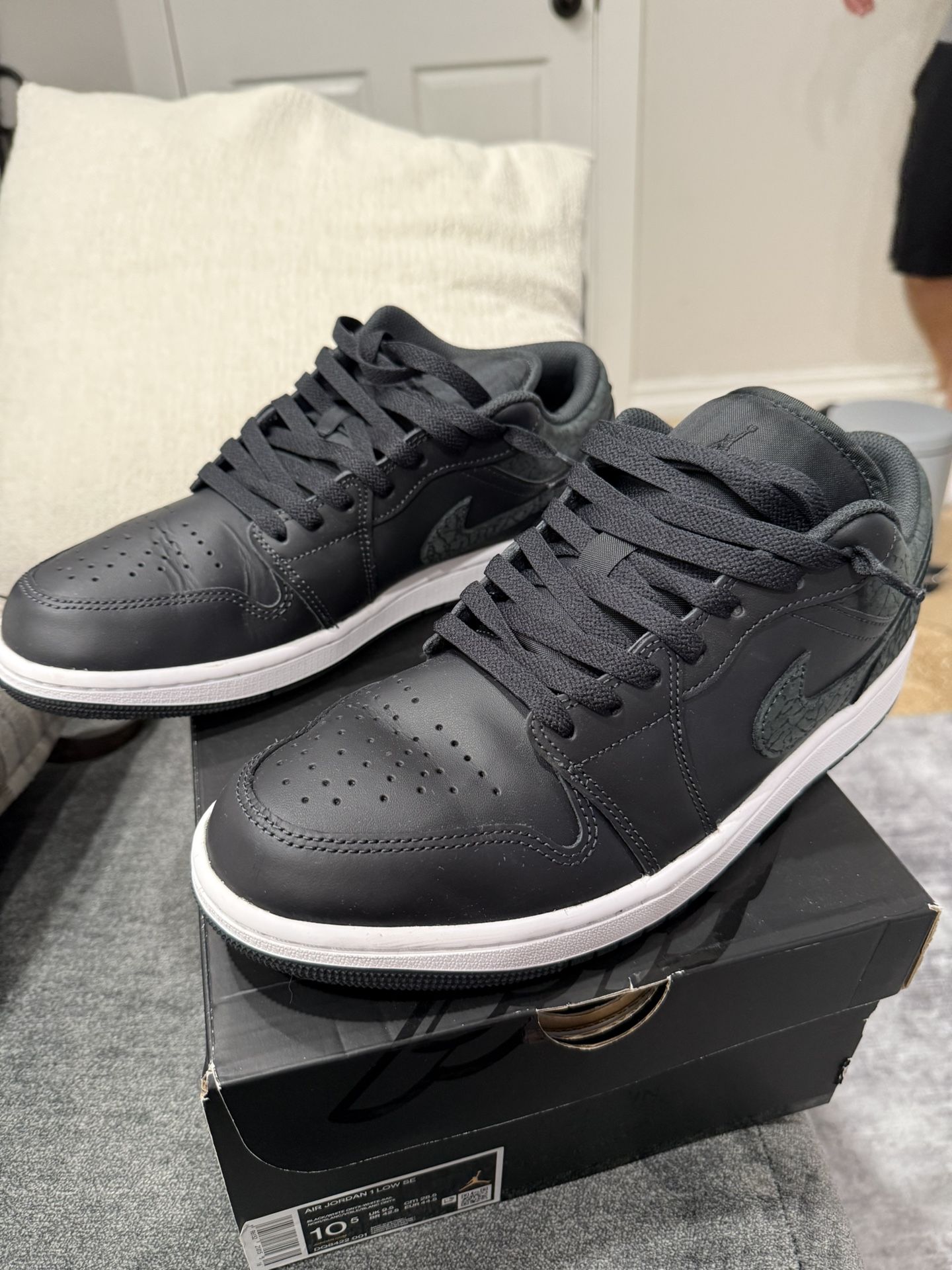 Jordan 1 Low Black Elephant