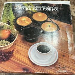 Non-Stick Angel Food Pan Bake (Bake 4 Mini Cakes, ABC #38458, w/ Box)