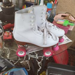 Rollerskates Perfect For Christmas!