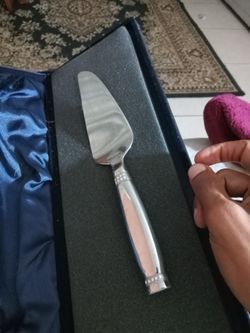 Start a recipe for wedding cake knives