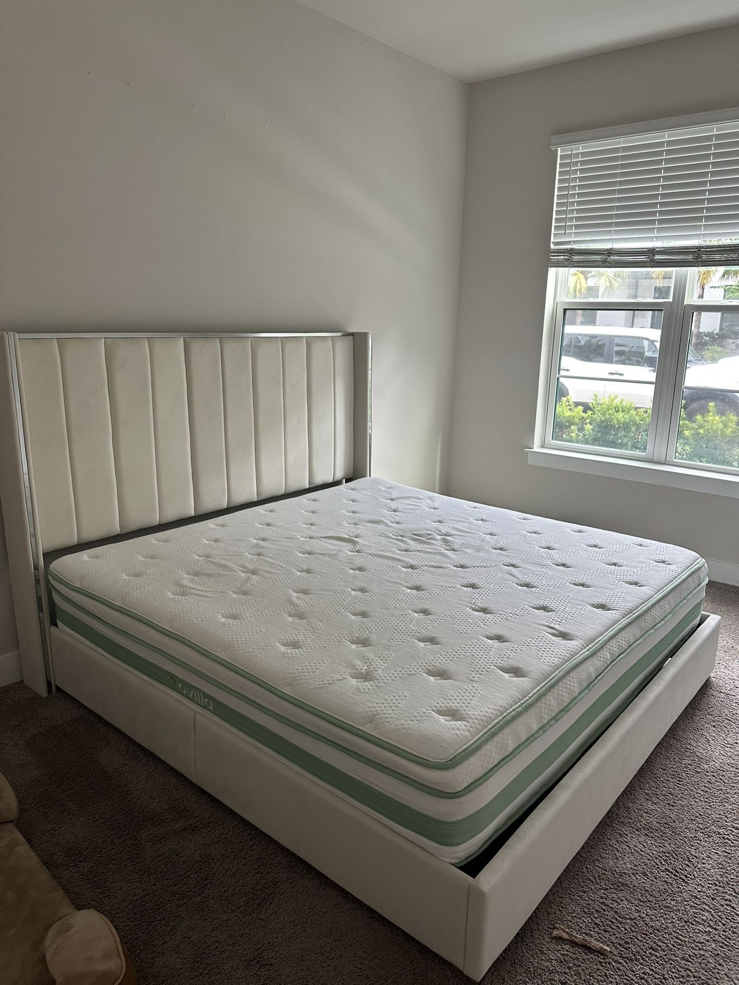 King Size Bed Frame + NoVilla Mattress