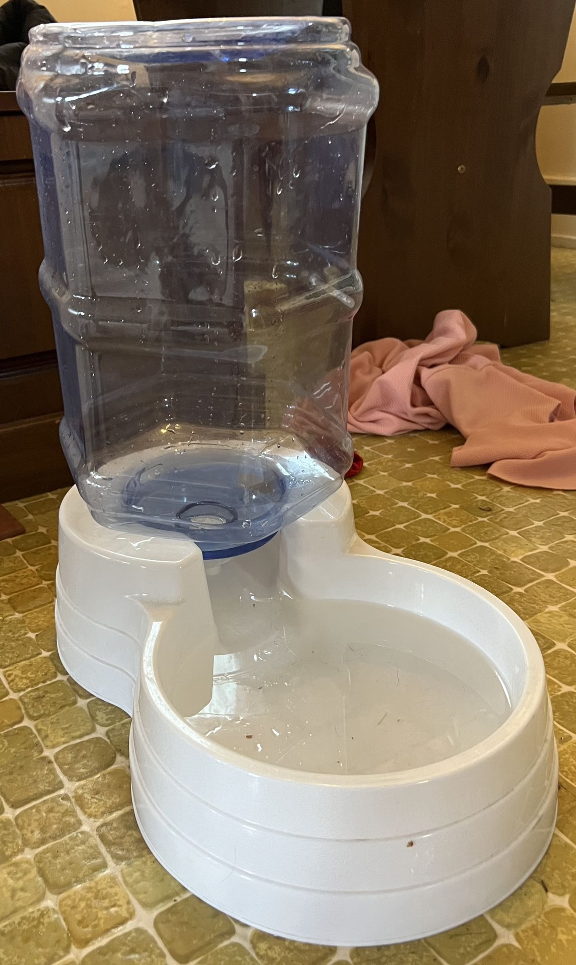 Gravity Dog Waterer