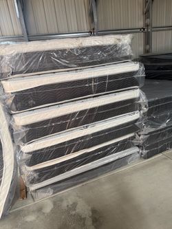 King Size Pillow Top Mattress new