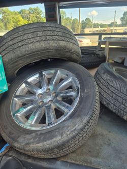 2012 300 Chrysler rims 18s