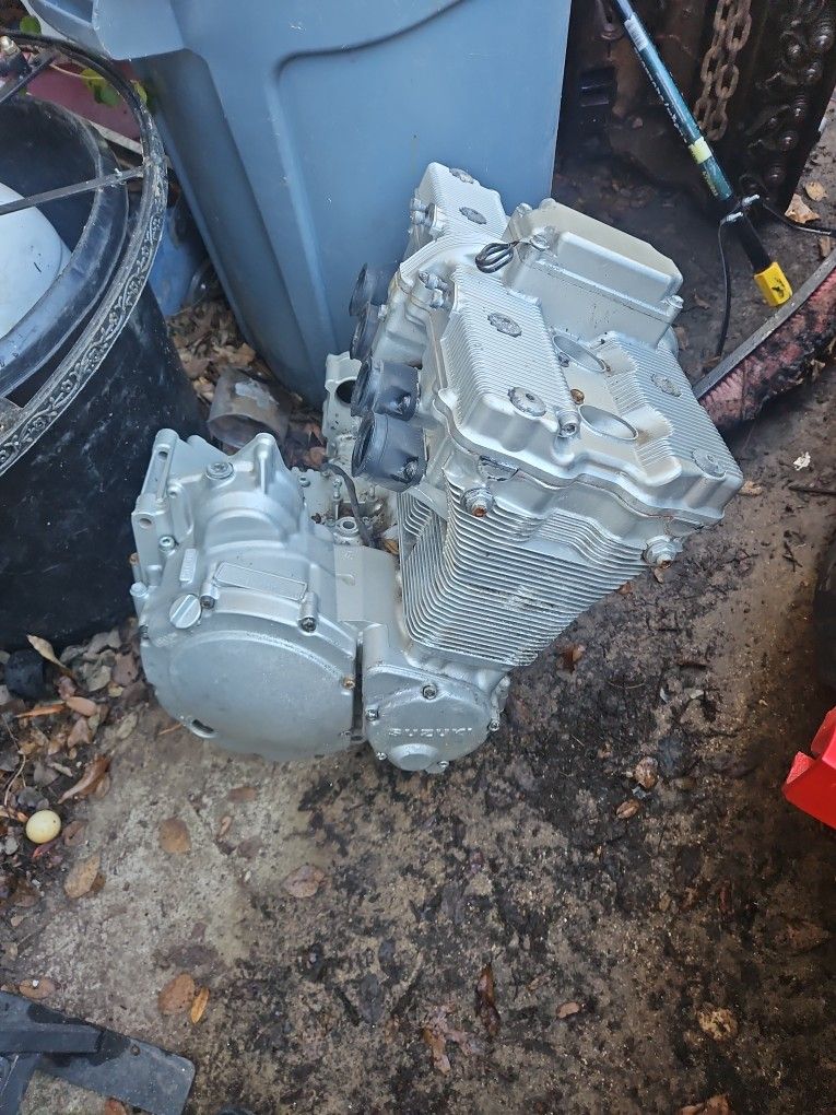 SUZUKI BANDIT 600 ENGINE