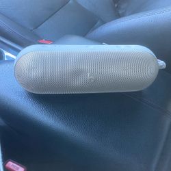 Beats Pill Speaker 