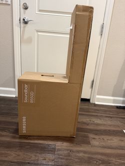 NEW Samsung Soundbar and Subwoofer HW-B550D