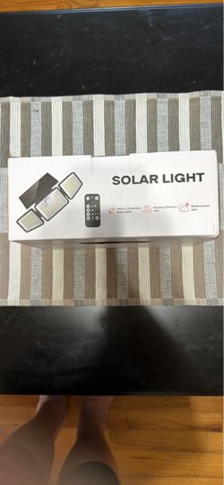 Solar LED Security Light with Remote